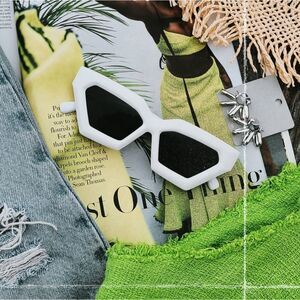 🆕️Summer Faves edit// White cat eye Sunglasses